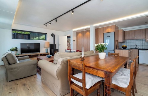 Muizenberg Cottage | Modern Sea Facing cottage in charming St James, Cape Town