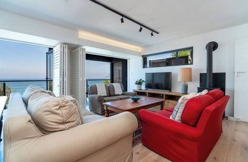 Muizenberg Cottage | Modern Sea Facing cottage in charming St James, Cape Town