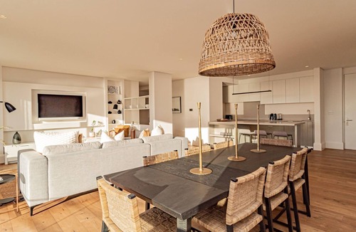 Sea Point Apartment | Modern Sea Point Apartment w/Sea Views (Alpha Sunsets)