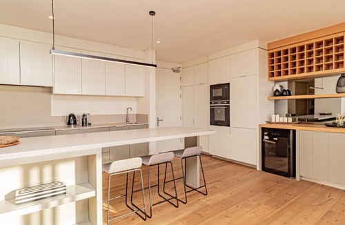 Sea Point Apartment | Modern Sea Point Apartment w/Sea Views (Alpha Sunsets)