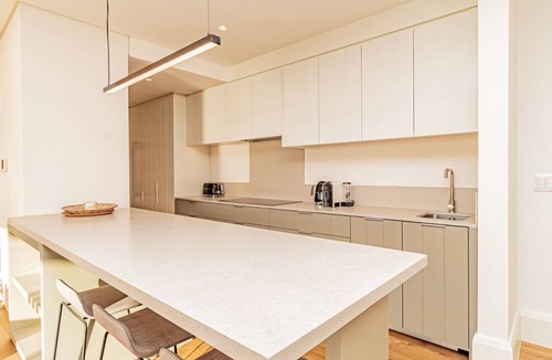 Sea Point Apartment | Modern Sea Point Apartment w/Sea Views (Alpha Sunsets)