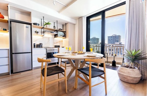 Three Anchor Bay Apartment | Modern, Sea Views, Pool, Sea Point - Eleve 602 Apt