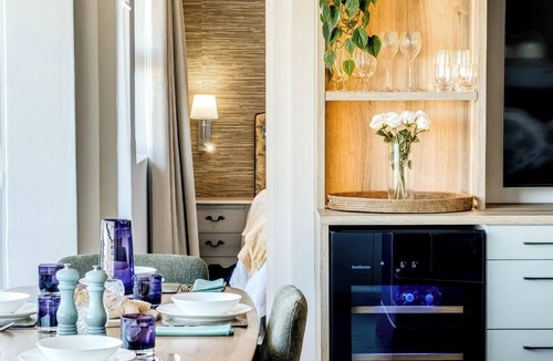 Mouille Point Apartment | Mouille Point 1 Bed w Sea Views Skyshore Apartment