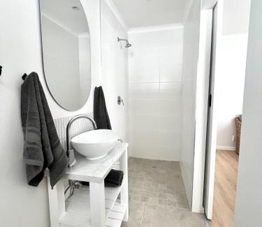 Voelklip Apartment | Mountain View Hermanus, One Bedroom