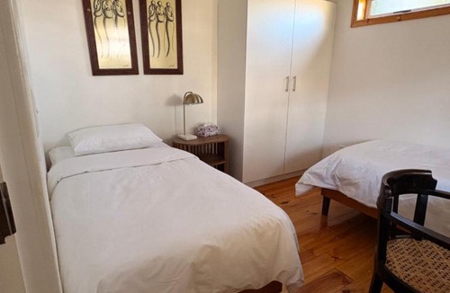 Pixley ka Seme Ski Chalet | Mountain Views in the Heart of Tamboerskloof