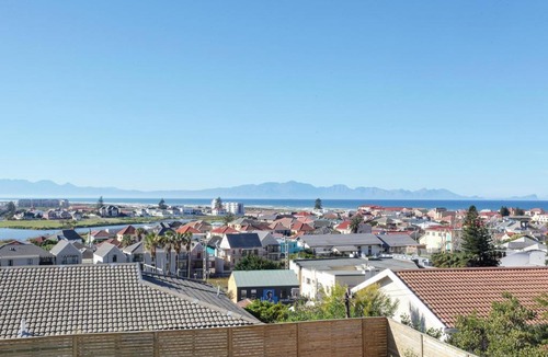 Muizenberg House | Muizenberg Villa