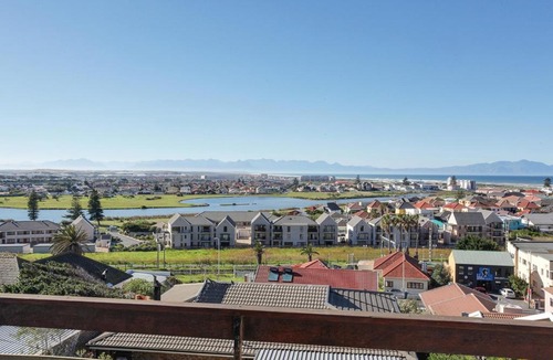 Muizenberg House | Muizenberg Villa