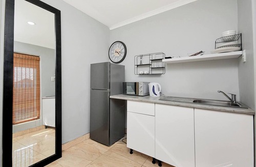 Greater Johannesburg Metropolitan Area Apartment | Nest24 Evans Park Private & Cosy Guest Suite 1