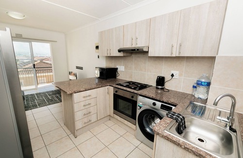 Muizenberg Apartment | nMuizi Hideaway—Your Cozy Beach Escape in Muizenberg