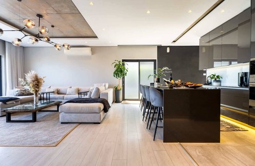 Green Point Villa | Oasis on Joubert - Family-Friendly Villa, Pool, Views