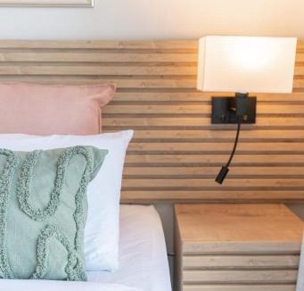 Redhill Apartment | Ocean Glow Apartment 214