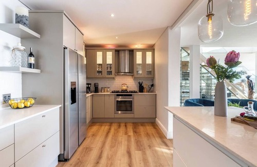 Camps Bay Apartment | Ocean & Mountain - It's all about the views!