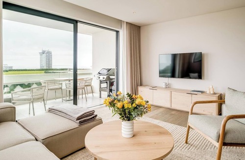 Sea Point Apartment | Ocean View 1bed Apartment in Sea Point Marlo Cove