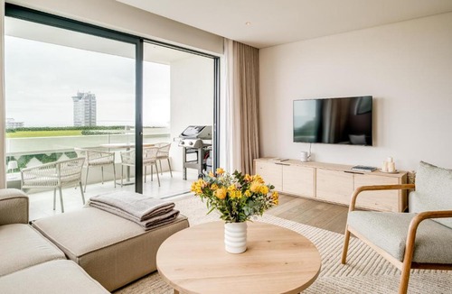 Sea Point Apartment | Ocean View 1bed Apartment in Sea Point Marlo Cove