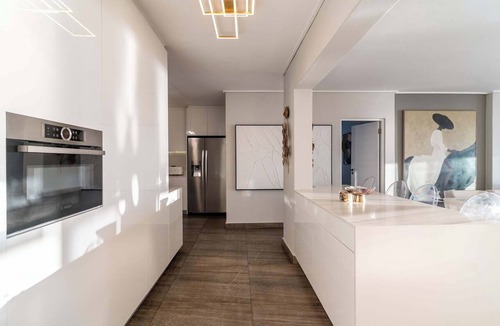 Camps Bay Apartment | Ocean Views, Pool, Camps Bay - Houghton Views Apt