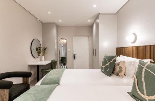 Clifton Villa | Ocean Views, Sleeps 15, Modern - Lisburn on Clifton Villa