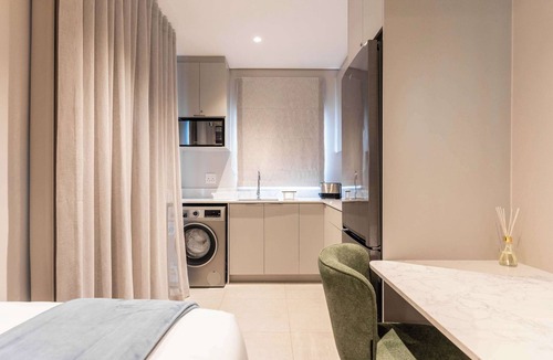 Clifton Villa | Ocean Views, Sleeps 15 - Lisburn on Clifton Villa