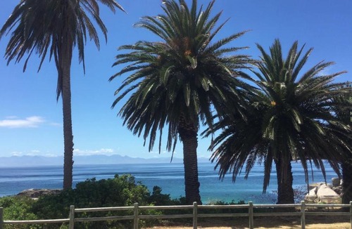 Simon's Town House | Oceanview Sunrise Beach Villa
