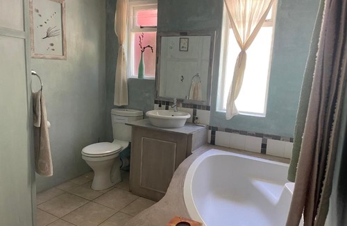 Simon's Town House | Oceanview Sunrise Beach Villa