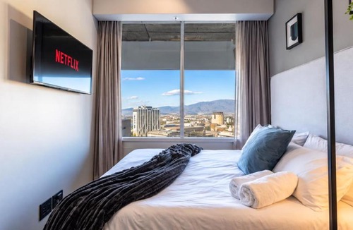 Cape Town City Centre Apartment | One Thibault Hotel - Cape Town International Airport 19 km