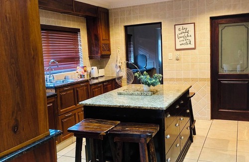 Boksburg House | OR Tambo Airport holiday home