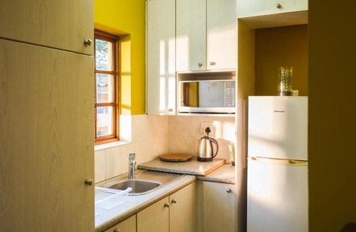 Paarl Apartment | Overnight at Mojo's
