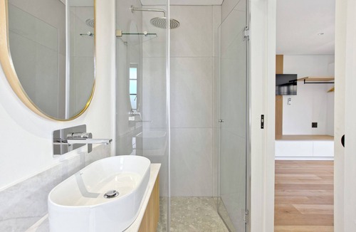 Green Point House | Palm Paradise