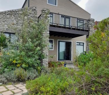 Betty's Bay Apartment | Peaceful Seaside Cottage, Betty's Bay Accommodation