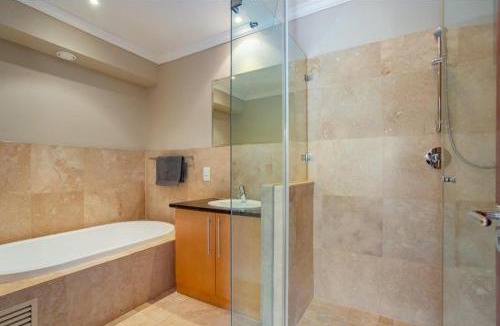Simondium Apartment | Pearl Valley Luxury Resort Land Cove 4C