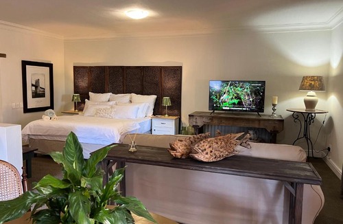Somerset West House | Penny Royal Guest Cottages