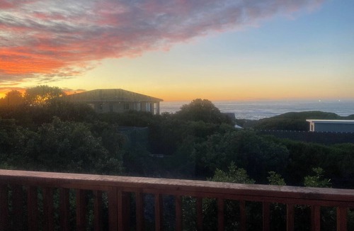 Paradise Beach House | Perfect escape at the coast of Paradise beach, Jeffreys Bay, South Africa