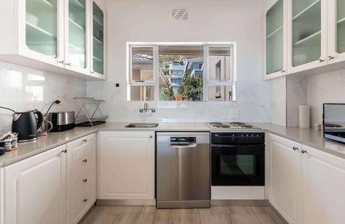 Sea Point Apartment | Perfect Location, Views - Bantry Bay Pearl Apt