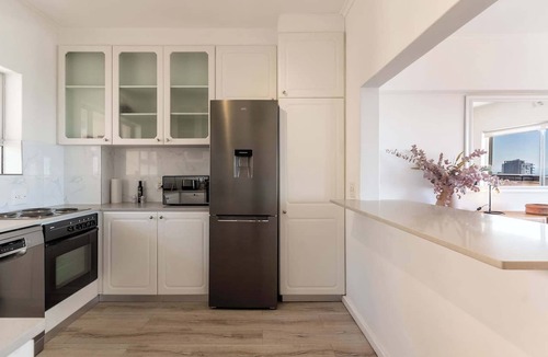 Sea Point Apartment | Perfect Location, Views - Bantry Bay Pearl Apt