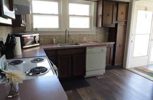 Tiffin House | Perfect Spot for Beach, Shopping, Food & Festivals