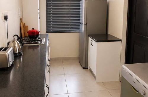Grassy Park House | Pet friendly 3 bedroom family home with hot tub