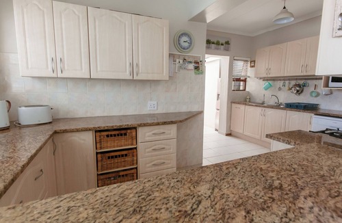 Wavecrest House | Pet-Friendly Jeffreys Bay Beach House with Private Pool, 50m to Beach - Sleeps 7