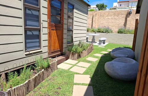 Plettenberg Bay House | Petite Cottage Plett close to town