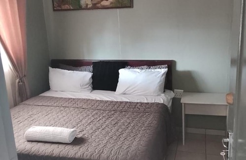 Gezina Apartment | Phapel Home-Away