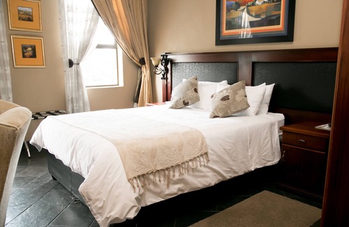 Nigel Cabin | Picanha Grill Guest House & Events Venue