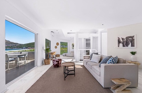 Hout Bay House | PINGU Beachhouse | Beachfront Villa with Hot Tub, Ocean Views & Beach Access
