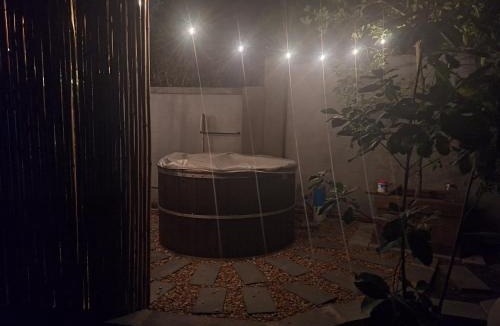 Hunter's Home House | Pond Cottage