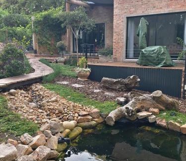 Hunter's Home House | Pond Cottage