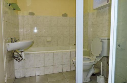 Thornton Apartment | Poplar place Thornton