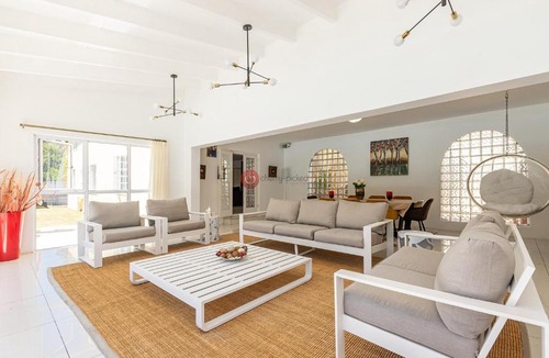 Constantia Bed & Breakfast | Private room in Constantia*