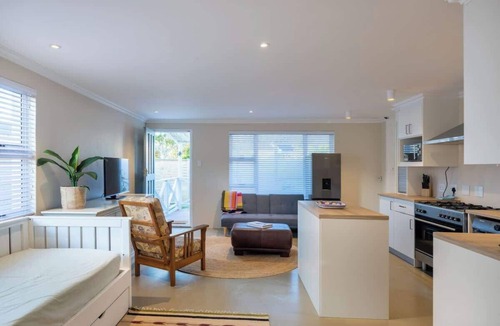 Plettenberg Bay Apartment | Private Sanctuary Beach Apartment | Walk to Beach