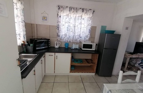 Arniston Apartment | Quaint 1 Bedroom Apartment with sea view