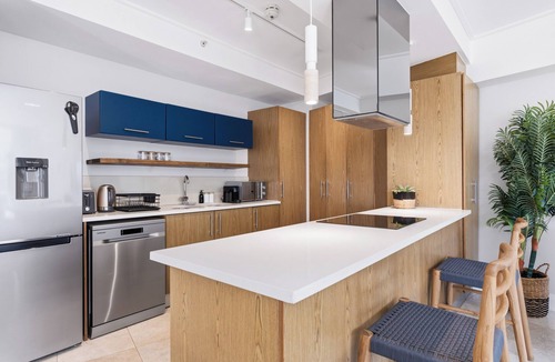 Victoria and Alfred Waterfront Apartment | Quayside Retreat | Canal Quays #410 | De Waterkant
