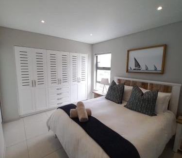 Knysna Central Apartment | Queens Cove Apt 1 two bedroom