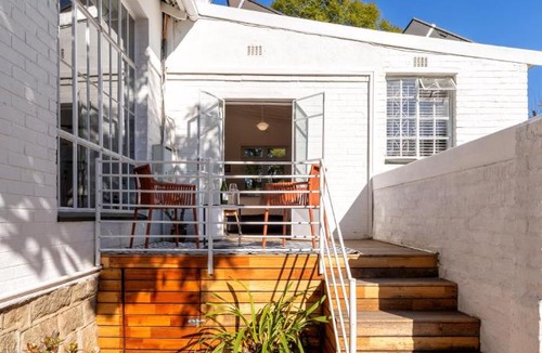 Parkwood Apartment | Quiet, Quaint retreat perfect location in Rosebank