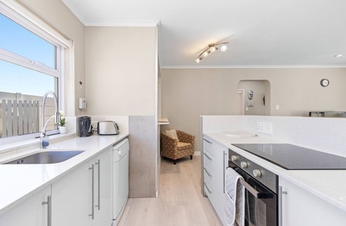 Blouberg Rise House | Ravens 9A - Three Bedroom House, Sleeps 6